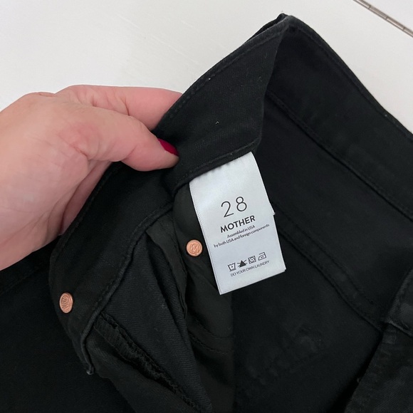 MOTHER The Insider Mid-Rise
Crop Step Fray Jeans - Picture 5 of 9